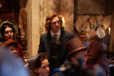 Кадр из фильма Необыкновенная история на Рождество