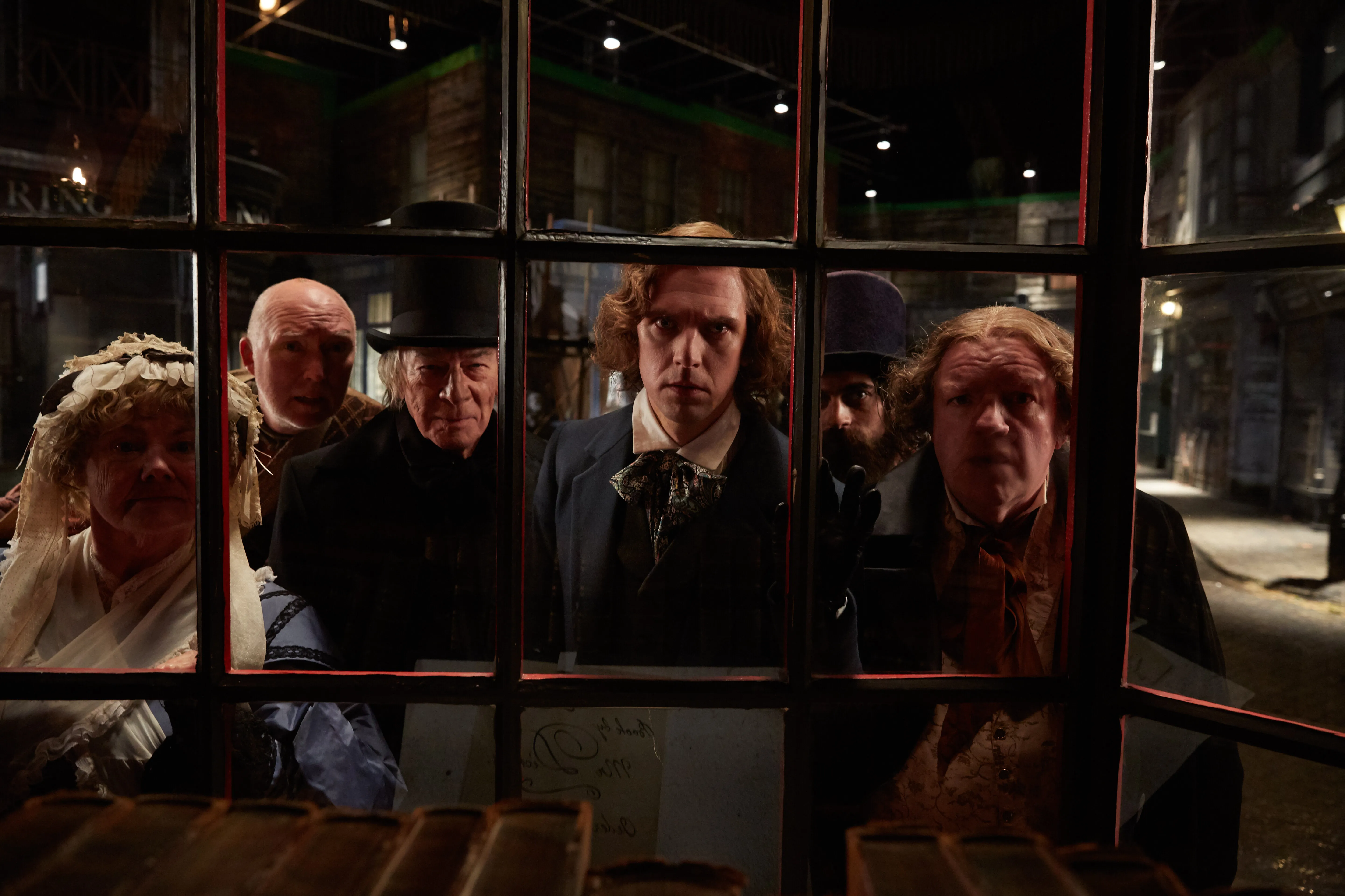 Кадр из фильма Необыкновенная история на Рождество