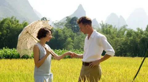 Кадр из фильма Разрисованная вуаль