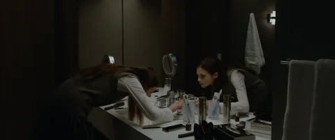 Кадр из фильма Тёмное зеркало