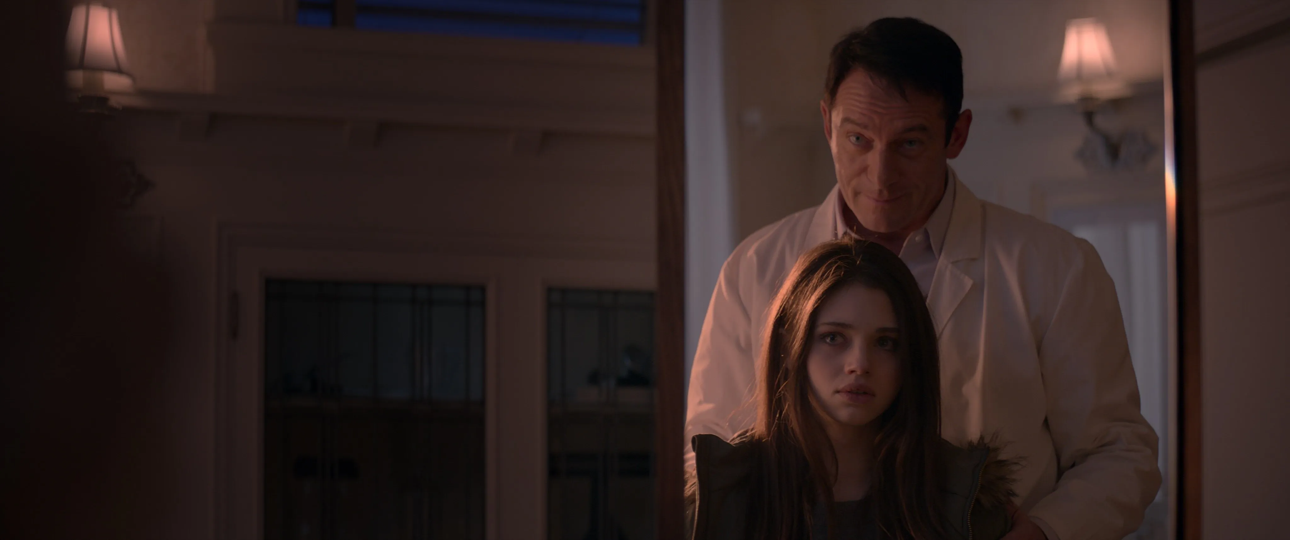 Кадр из фильма Тёмное зеркало