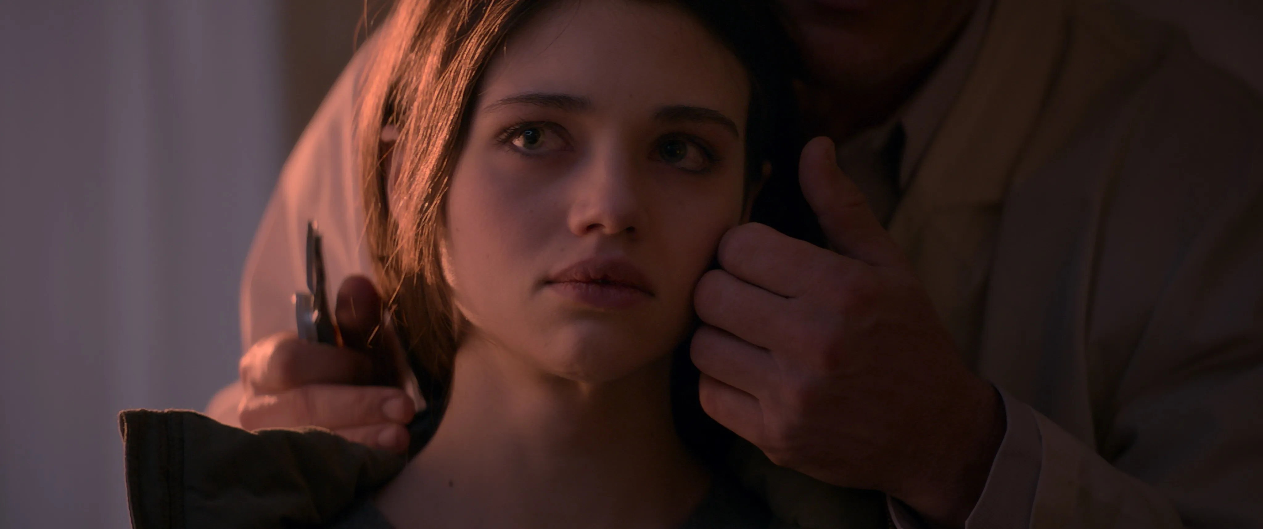 Кадр из фильма Тёмное зеркало