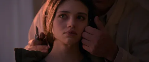 Кадр из фильма Тёмное зеркало