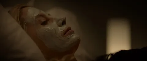 Кадр из фильма Тёмное зеркало