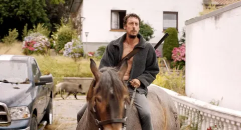 Кадр из фильма В моей комнате