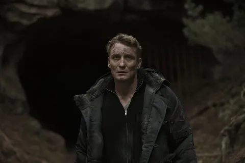 Кадр из фильма Тьма