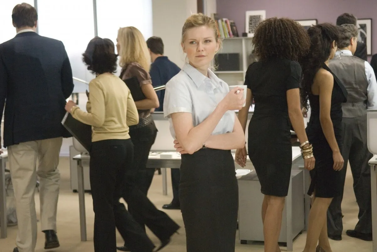 Кадр из фильма Как потерять друзей и заставить всех тебя ненавидеть