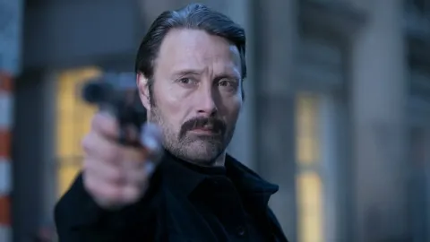 Кадр из фильма Полярный