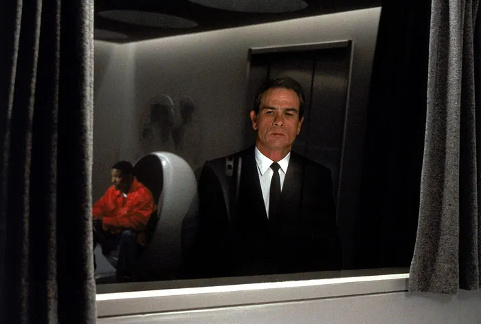 Кадр из фильма Люди в чёрном