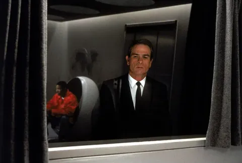 Кадр из фильма Люди в чёрном