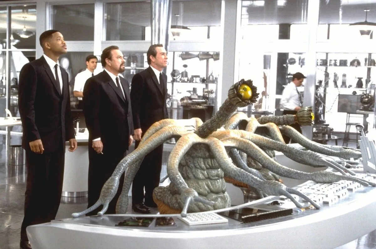 Кадр из фильма Люди в чёрном