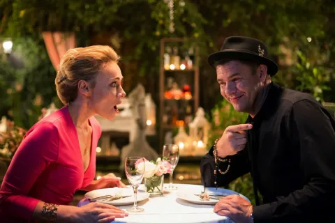 Кадр из фильма Притворись моим женихом