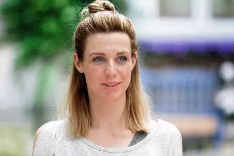 Кадр из фильма Притворись моим женихом