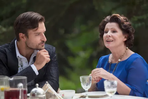 Кадр из фильма Притворись моим женихом