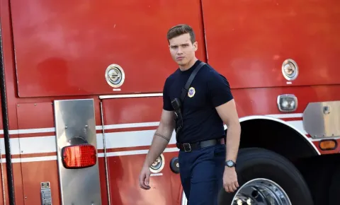 Кадр из фильма 911 служба спасения