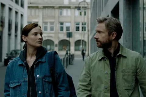 Кадр из фильма Связной