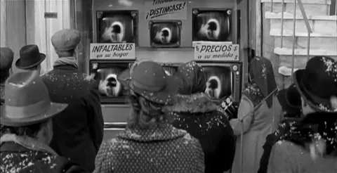 Кадр из фильма Антенна