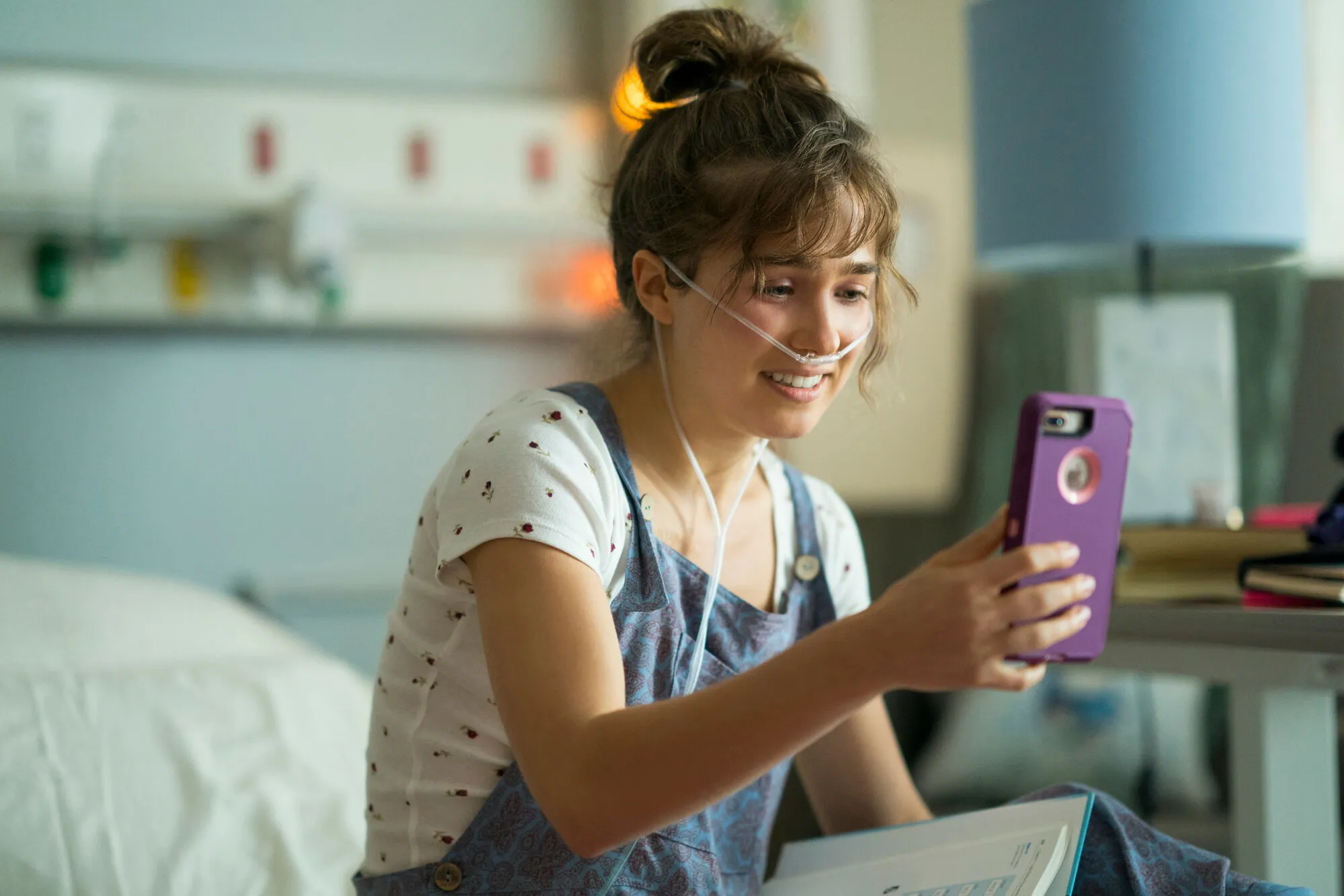 Кадр из фильма В метре друг от друга