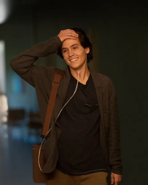 Кадр из фильма В метре друг от друга