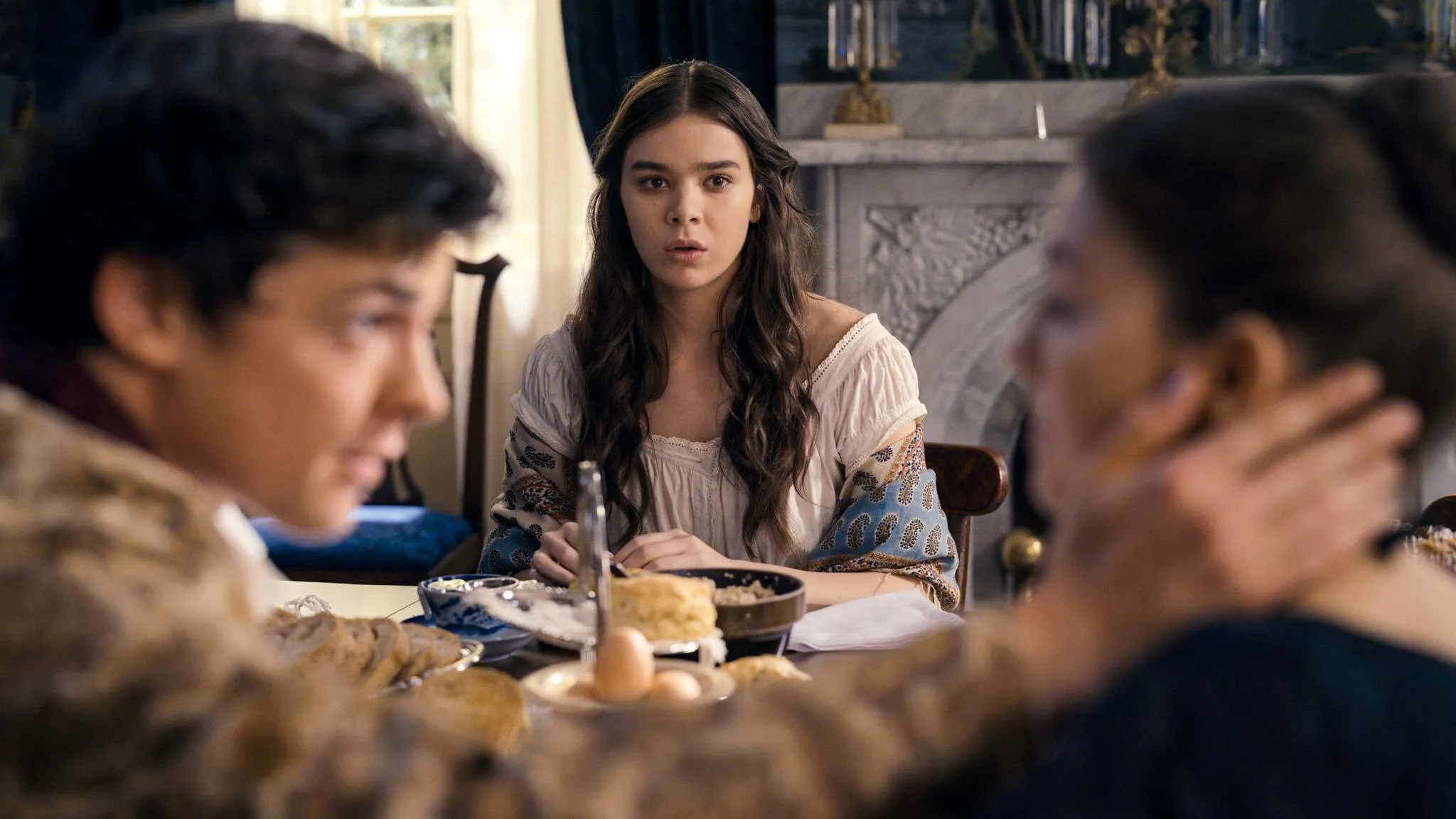 Кадр из фильма Дикинсон