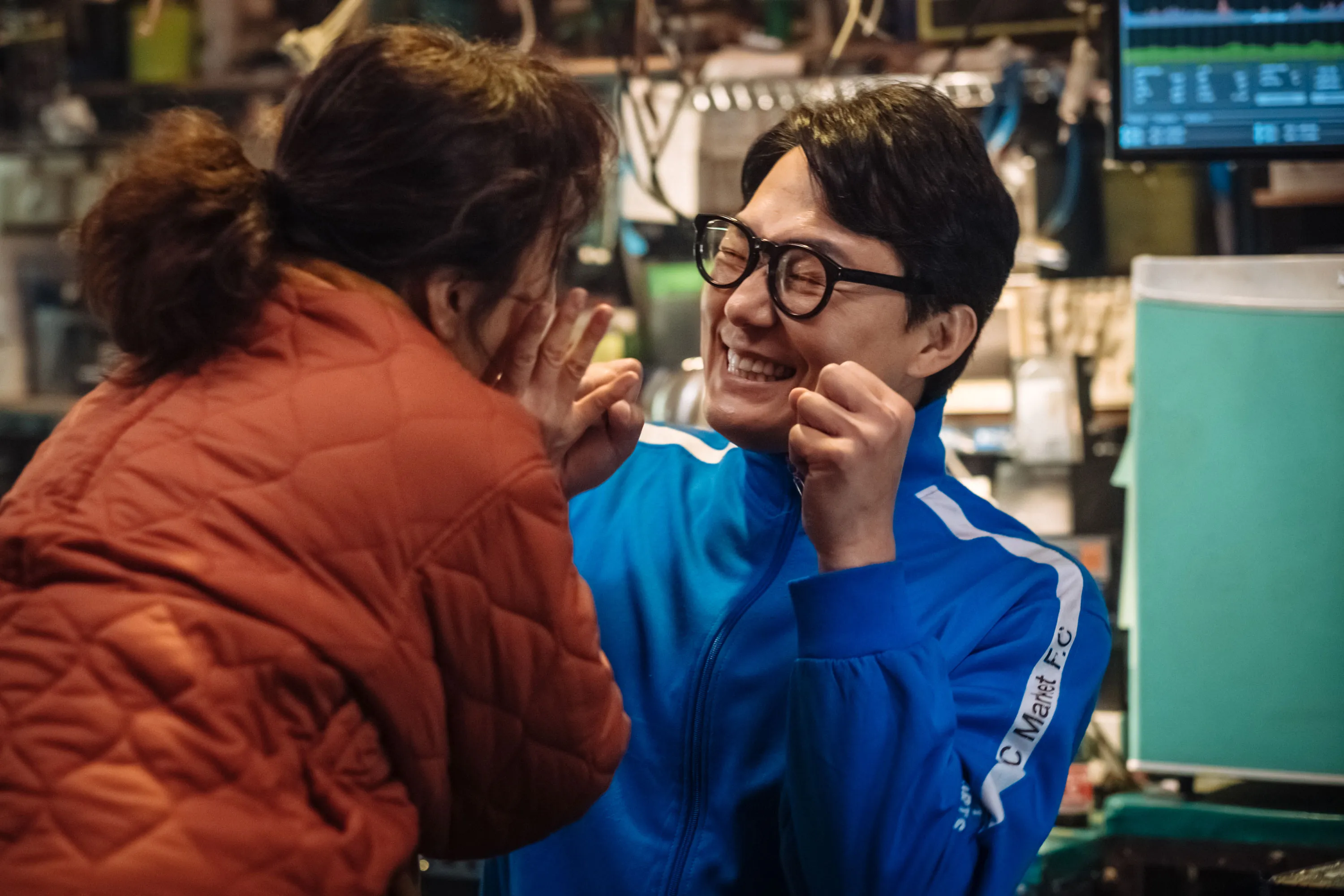 Кадр из фильма Окей! Мадам