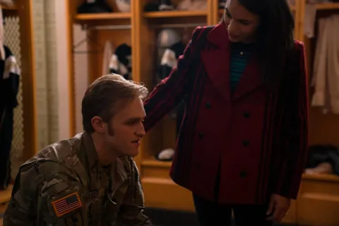 Кадр из фильма Сокол и Зимний Солдат