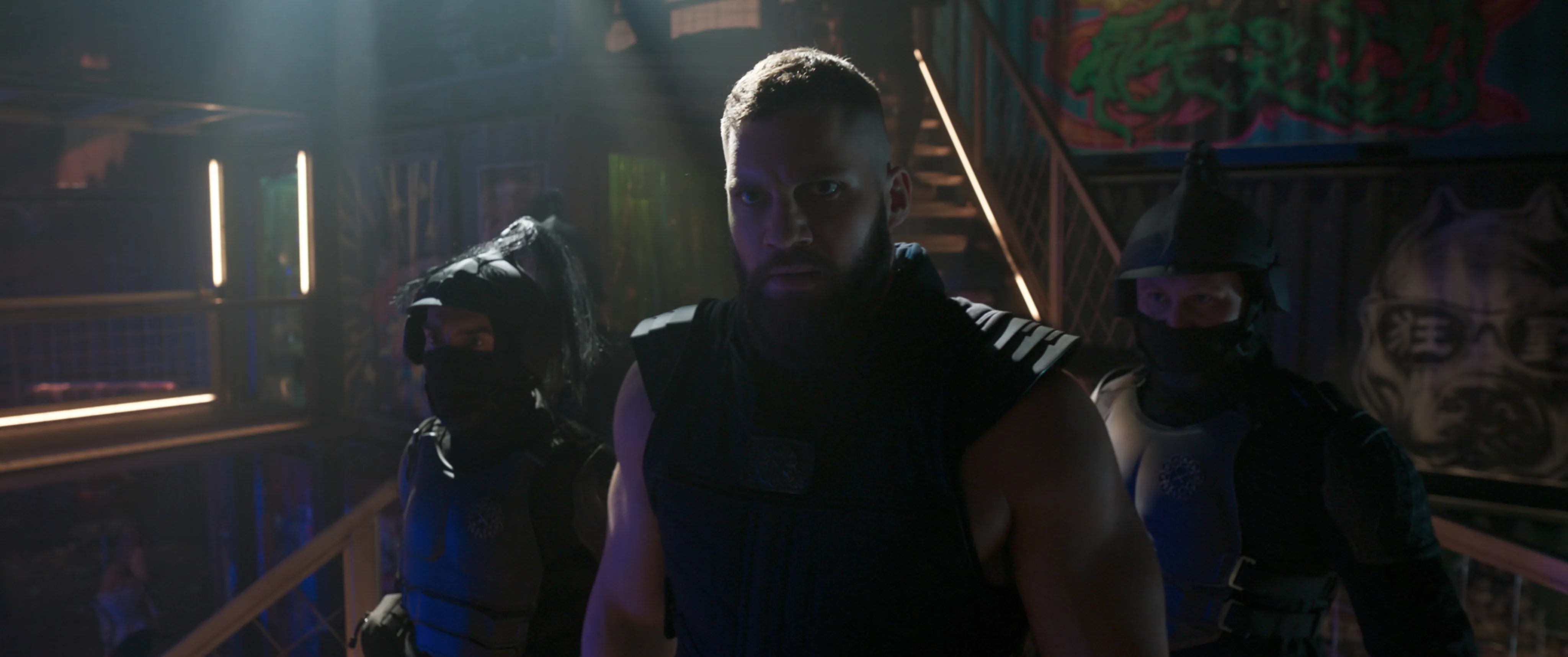 Кадр из фильма Шан-Чи и легенда десяти колец