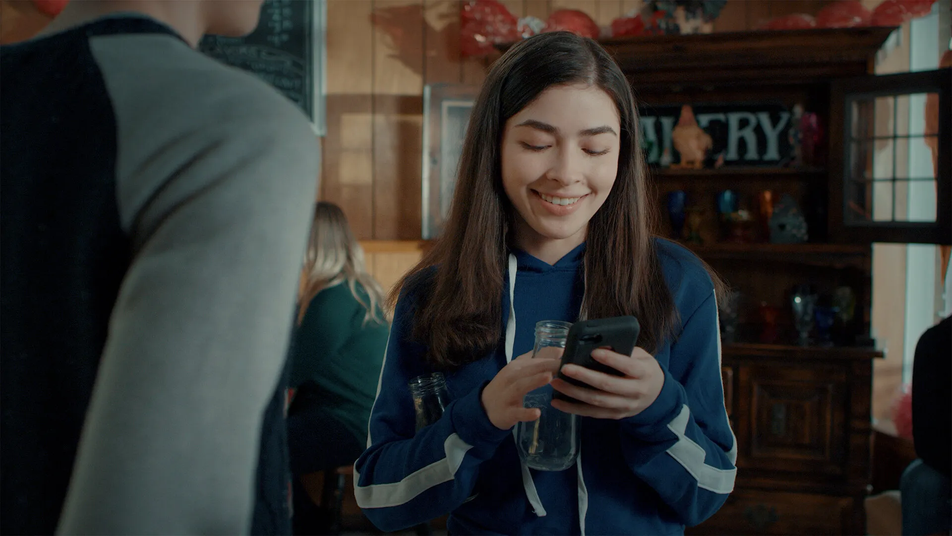 Кадр из фильма Лена и львенок