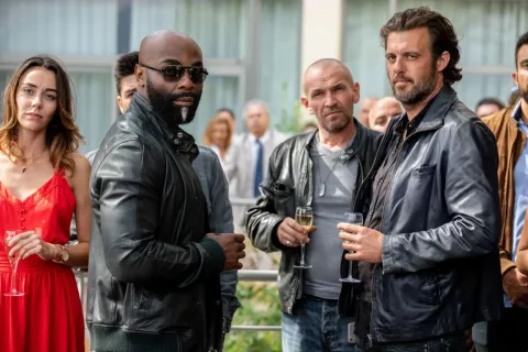 Кадр из фильма Город мошенников