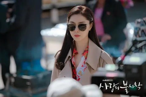 Кадр из фильма Любовное приземление