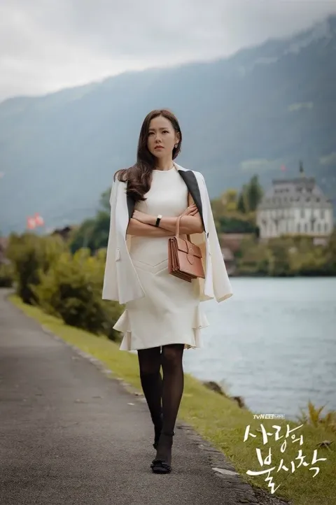 Кадр из фильма Любовное приземление