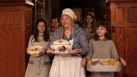 Кадр из фильма Как быть хорошей женой