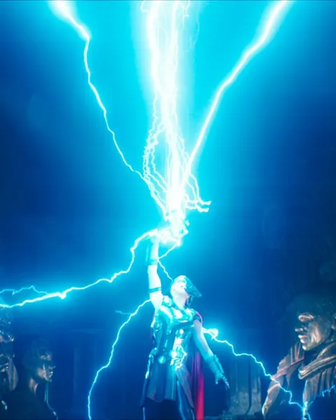 Кадр из фильма Тор: Любовь и гром