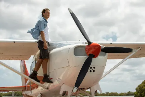 Кадр из фильма В пасти океана