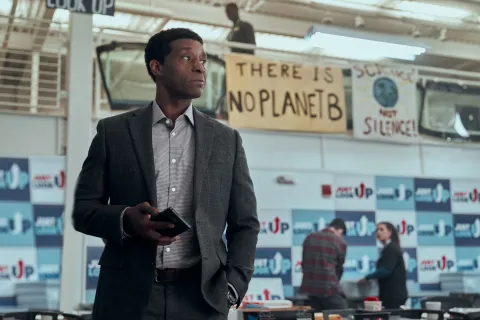 Кадр из фильма Не смотрите наверх