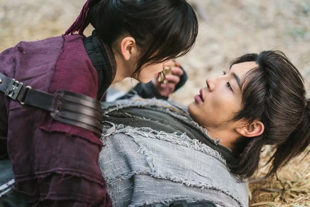 Кадр из фильма Лунная река