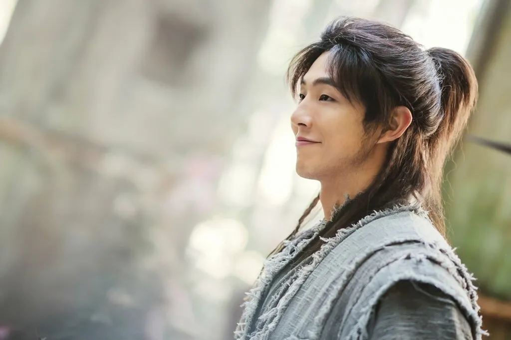 Кадр из фильма Лунная река