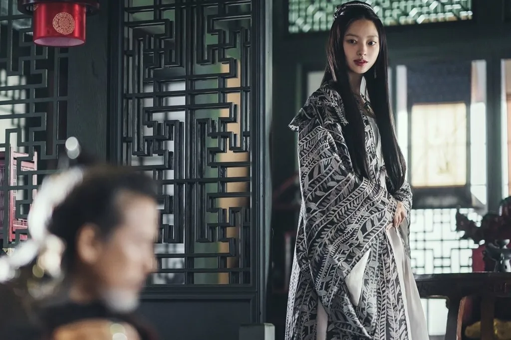 Кадр из фильма Лунная река