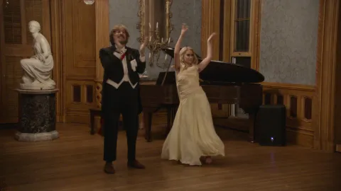 Кадр из фильма Борат 2