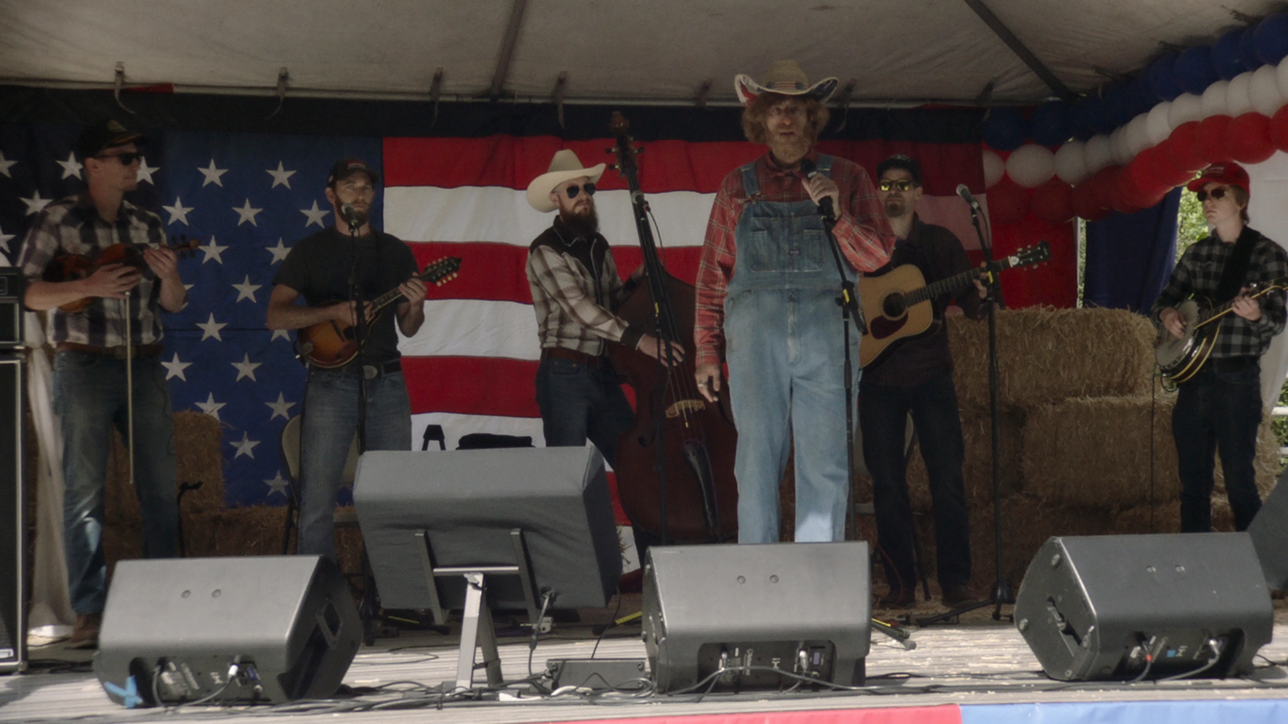 Кадр из фильма Борат 2