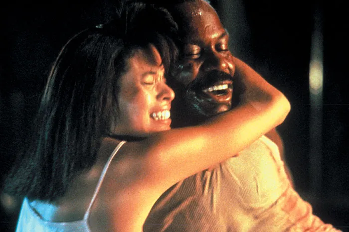 Кадр из фильма Смертельное оружие