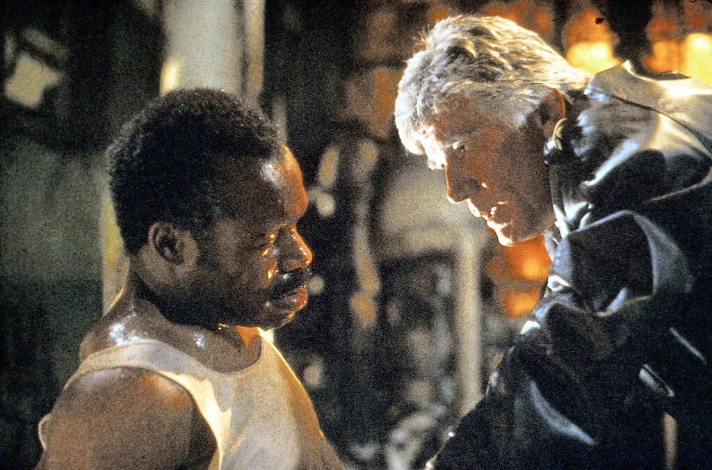 Кадр из фильма Смертельное оружие