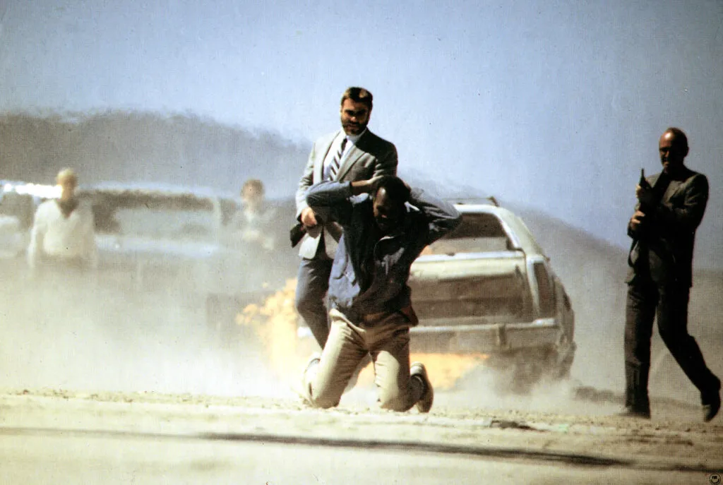 Кадр из фильма Смертельное оружие