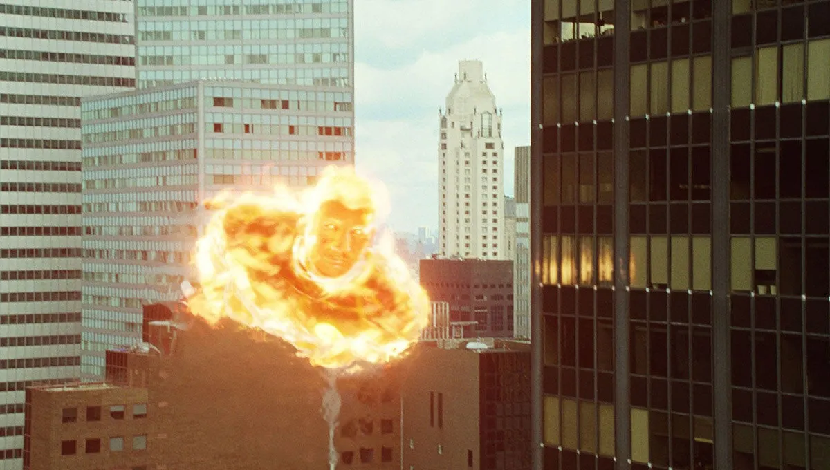 Кадр из фильма Фантастическая четверка: Вторжение Серебряного серфера