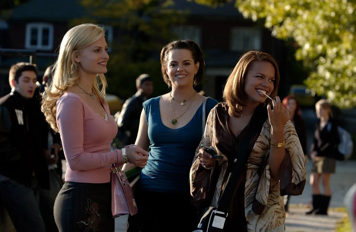 Кадр из фильма Мальчик в девочке