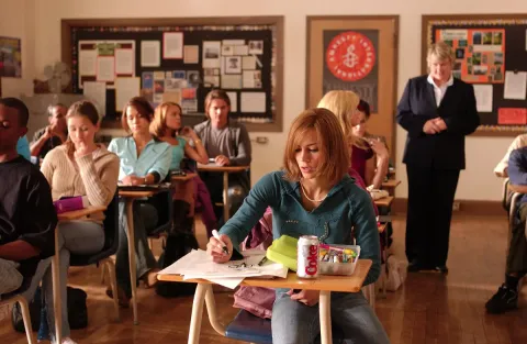 Кадр из фильма Мальчик в девочке