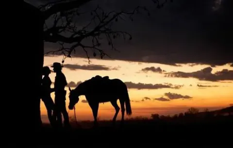 Кадр из фильма Австралия