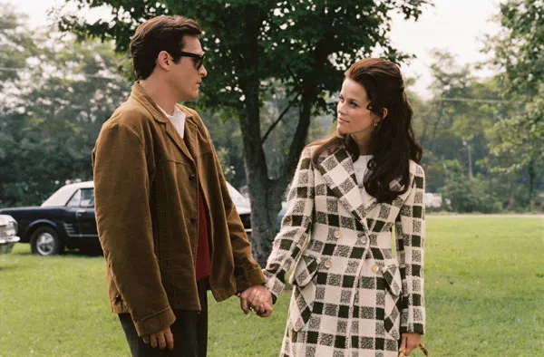 Кадр из фильма Переступить черту