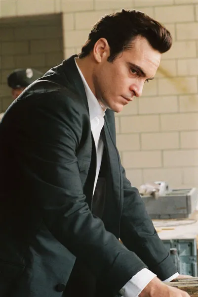 Кадр из фильма Переступить черту