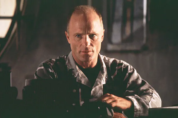 Кадр из фильма Скала